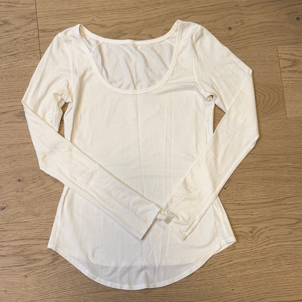 LuluLemon White Scoop Neck Long-Sleeve yoga Top perforated